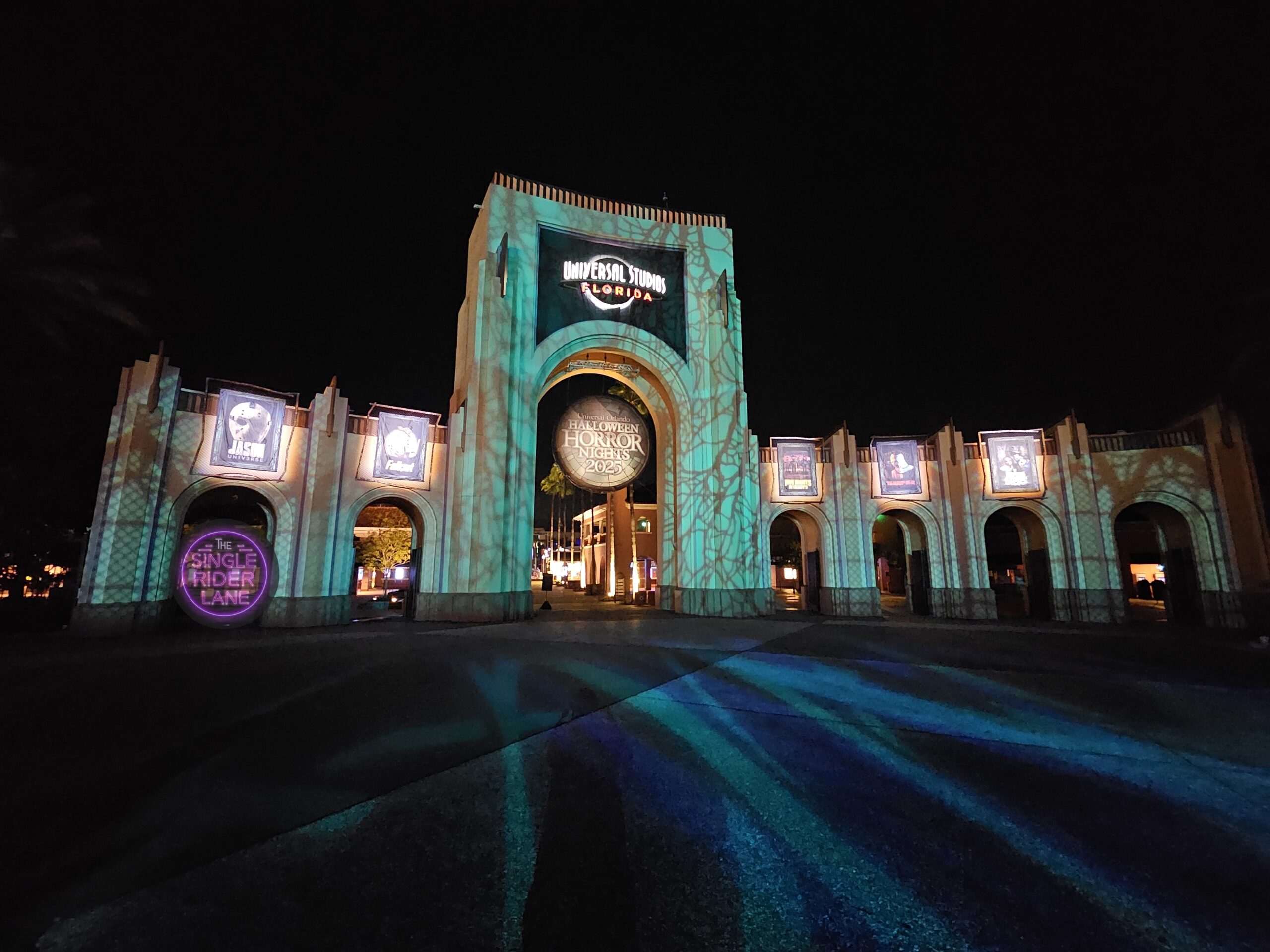 HHN 2025 Universal Studios arches